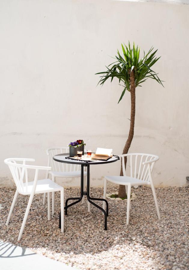 Patio Apartment Near Metro & Acropolis Atenas Exterior foto